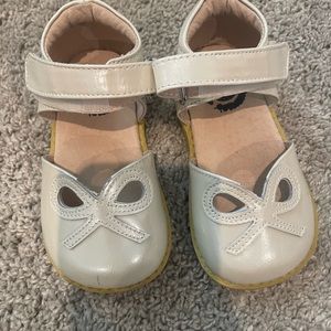 Livie and Luca size 6